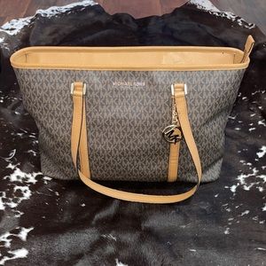 Michael Kors gorgeous. Brown and tan